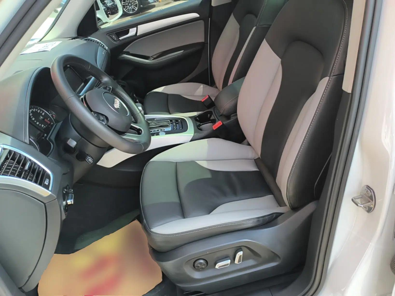 Audi Q5 2018 Collector's Edition 40 TFSI Technology Model — миниатюра 17