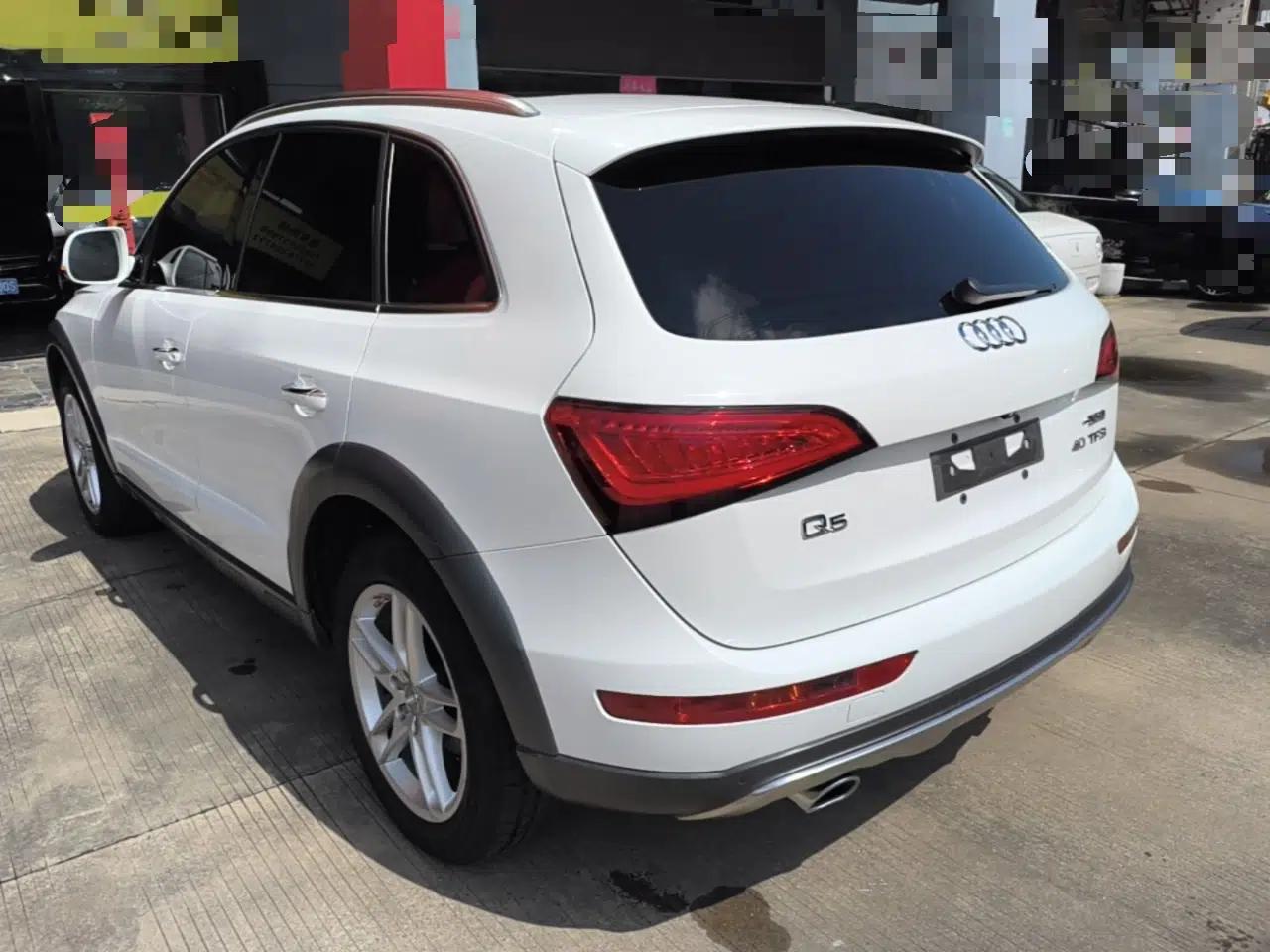 Audi Q5 2018 Collector's Edition 40 TFSI Technology Model — миниатюра 4