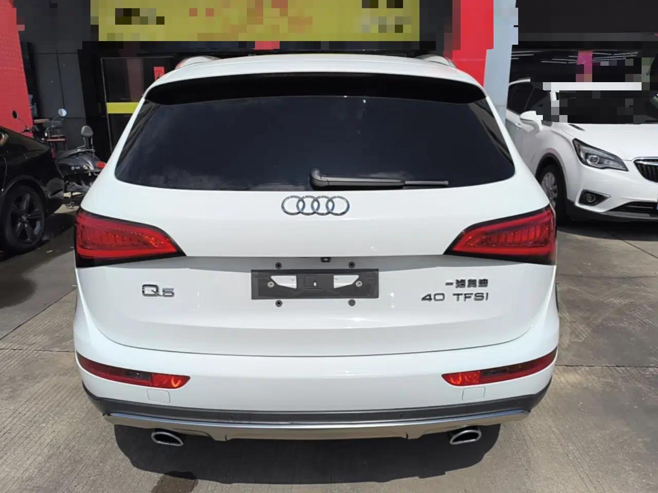 Audi Q5 2018 Collector's Edition 40 TFSI Technology Model — миниатюра 5