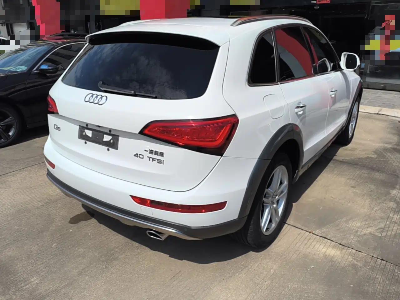 Audi Q5 2018 Collector's Edition 40 TFSI Technology Model — миниатюра 6