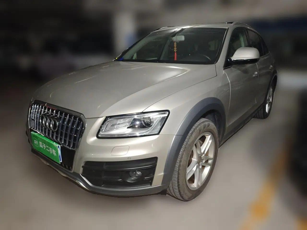 Audi Q5 2018 Collector's Edition 40 TFSI Technology Model — миниатюра 1