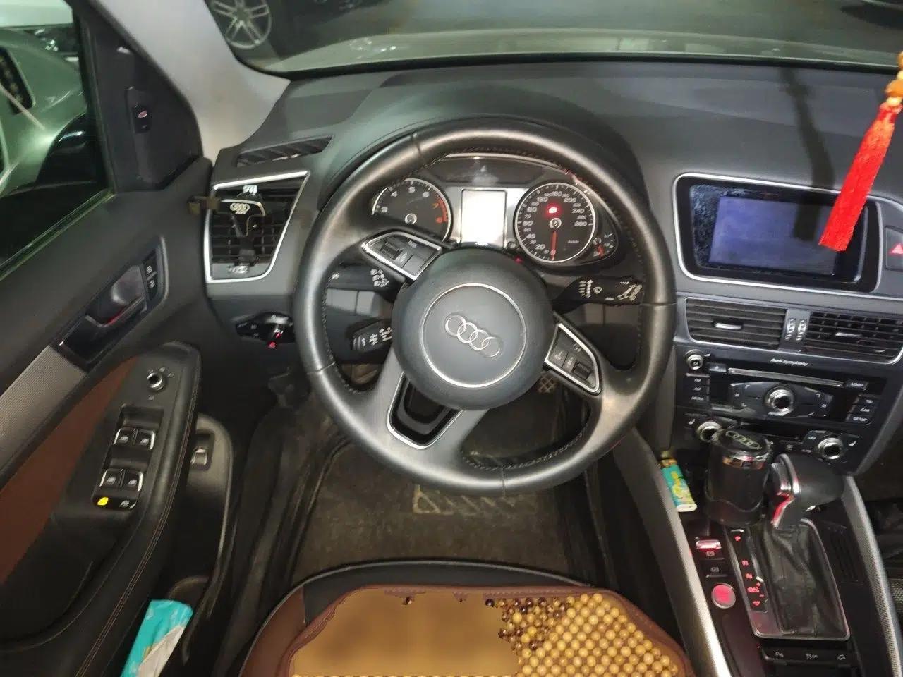 Audi Q5 2018 Collector's Edition 40 TFSI Technology Model — миниатюра 10
