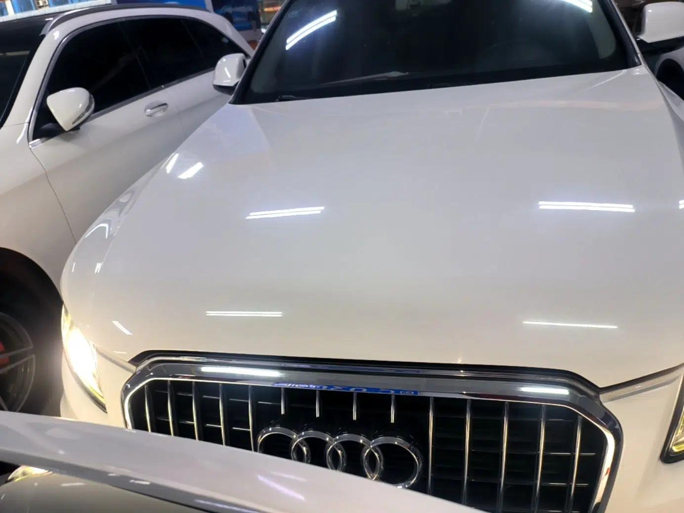 Audi Q5 2018 Collector's Edition 40 TFSI Technology Model — миниатюра 2