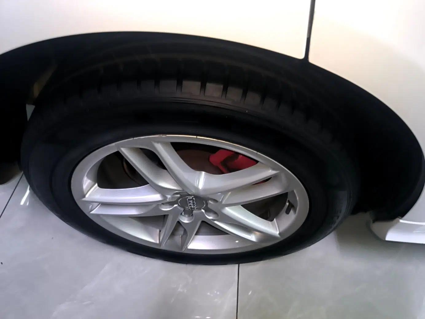 Audi Q5 2018 Collector's Edition 40 TFSI Technology Model — миниатюра 13