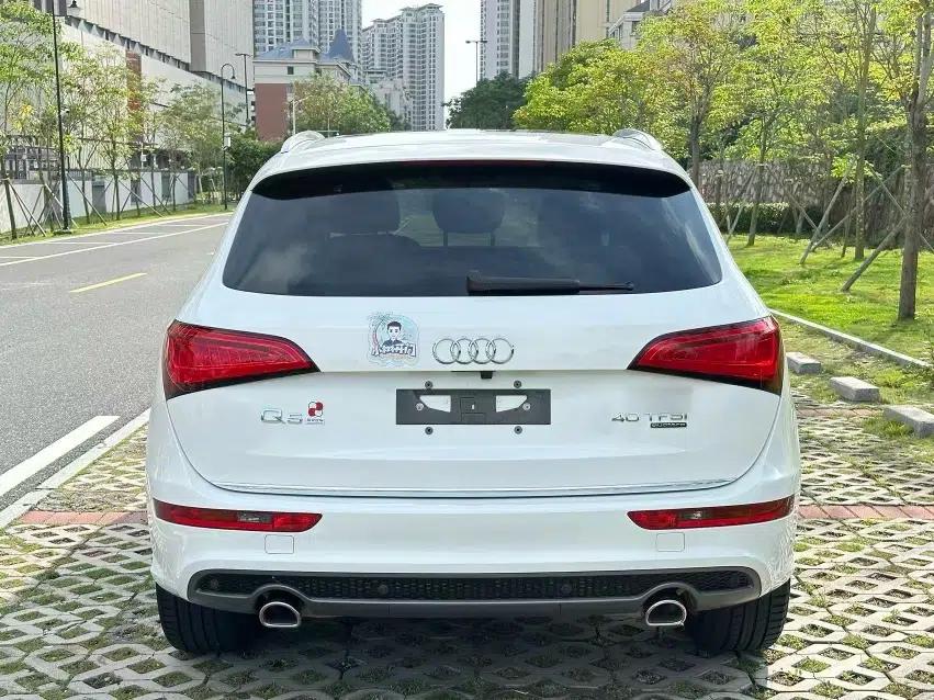 Audi Q5 2018 Collector's Edition 40 TFSI Technology Model — миниатюра 17