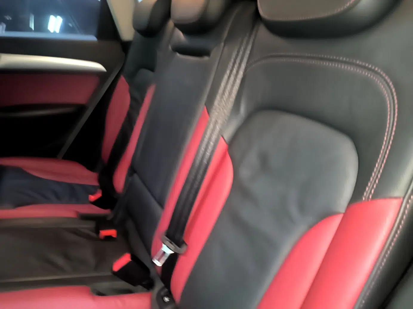 Audi Q5 2018 Collector's Edition 40 TFSI Technology Model — миниатюра 27