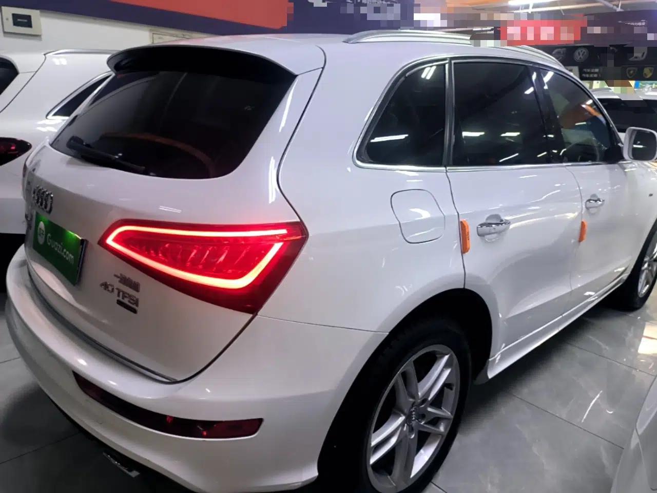 Audi Q5 2018 Collector's Edition 40 TFSI Technology Model — миниатюра 6
