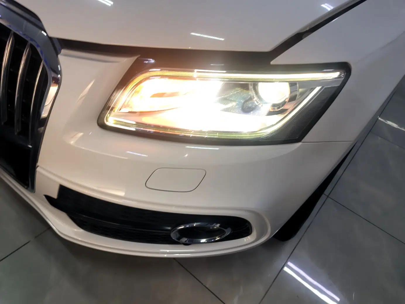 Audi Q5 2018 Collector's Edition 40 TFSI Technology Model — миниатюра 8