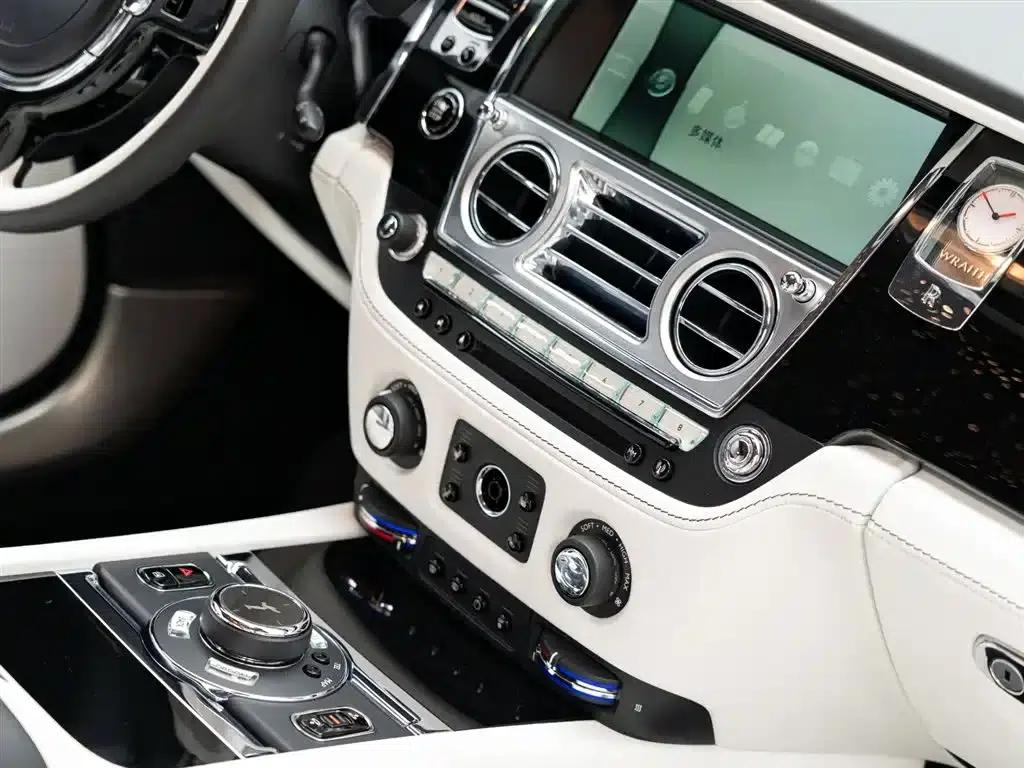 2017 Phantom 6.6T Black Badge Edition — миниатюра 17