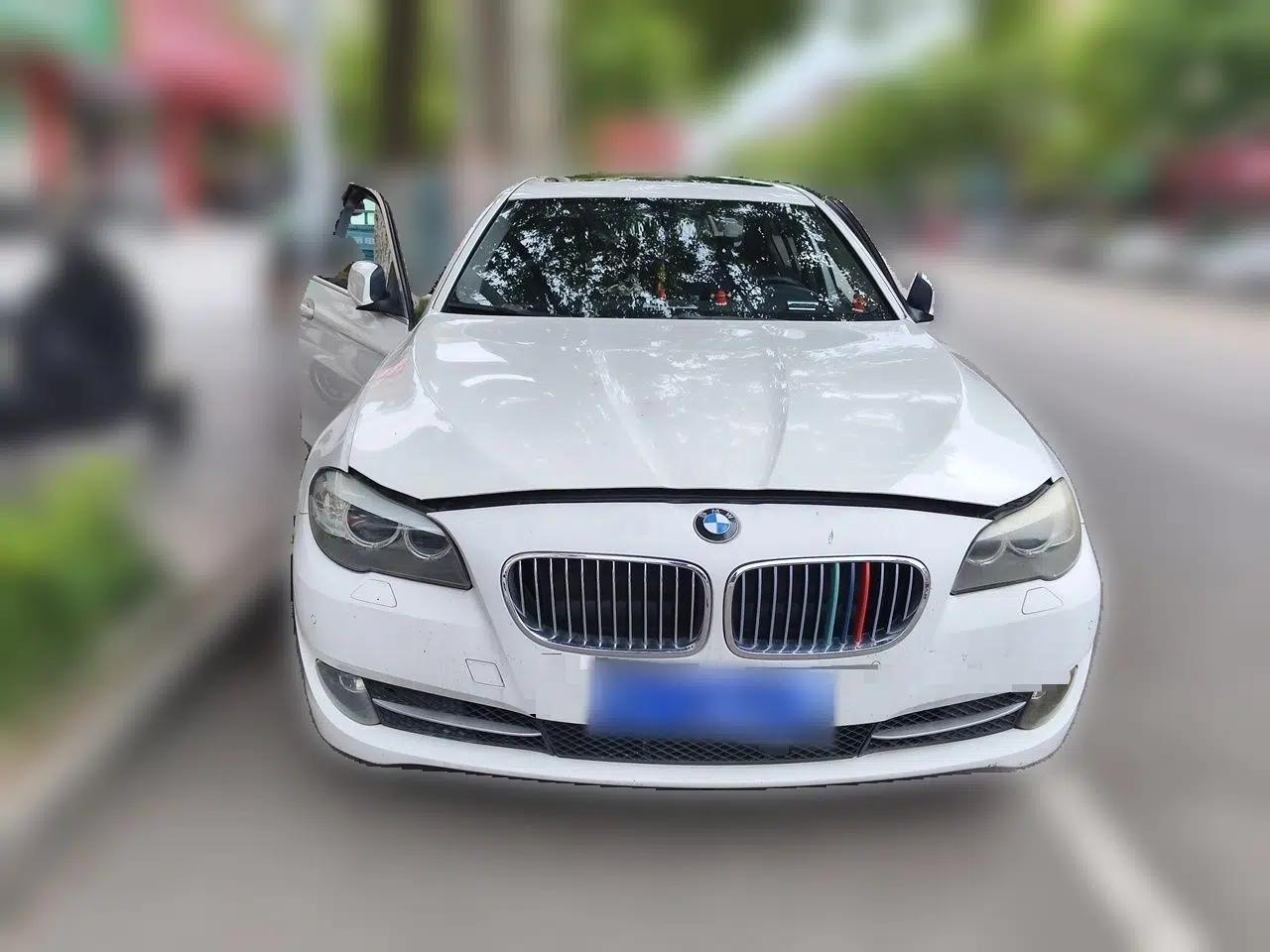 BMW 5 Series 2011 523Li Leading Model — миниатюра 2