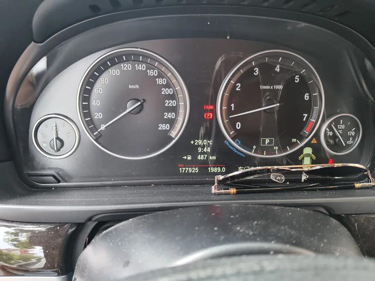 BMW 5 Series 2011 523Li Leading Model — миниатюра 11