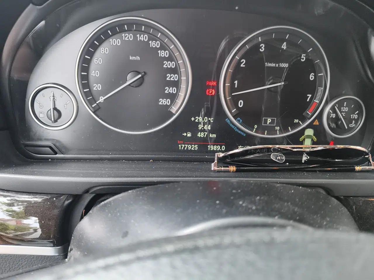BMW 5 Series 2011 523Li Leading Model — миниатюра 12