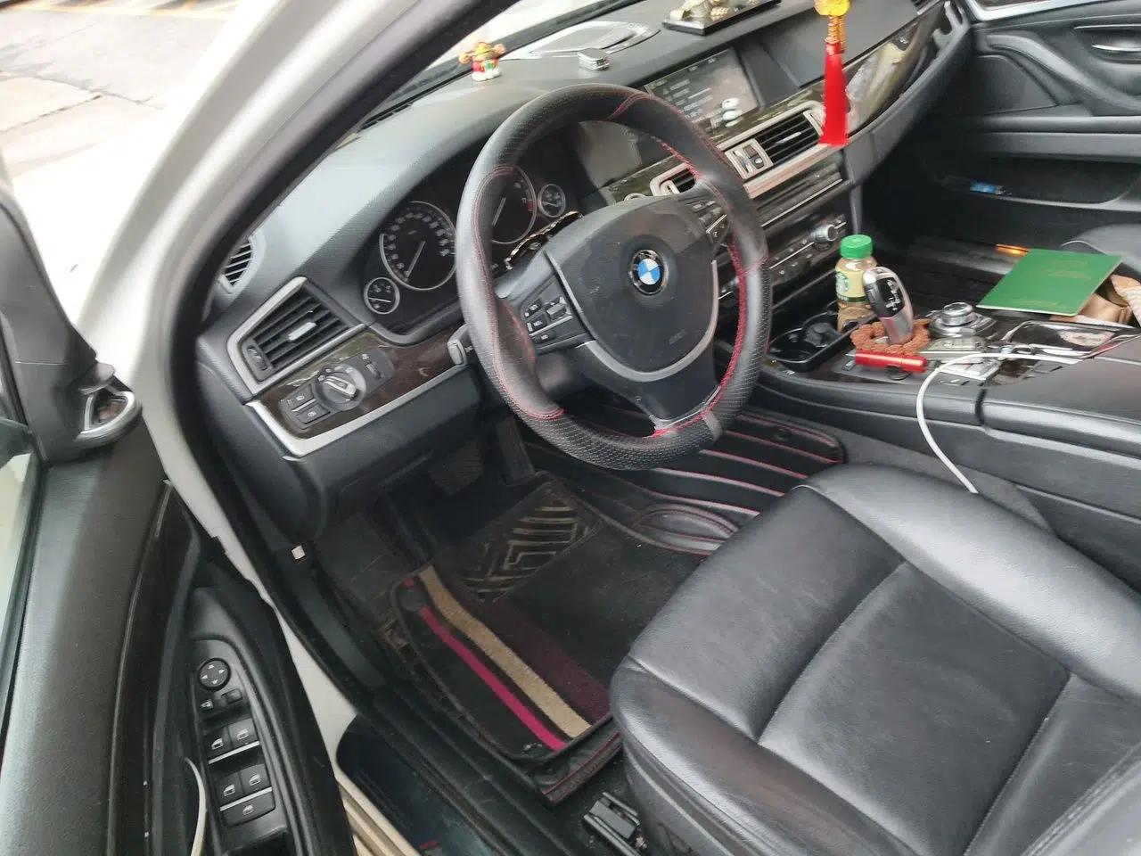 BMW 5 Series 2011 523Li Leading Model — миниатюра 16