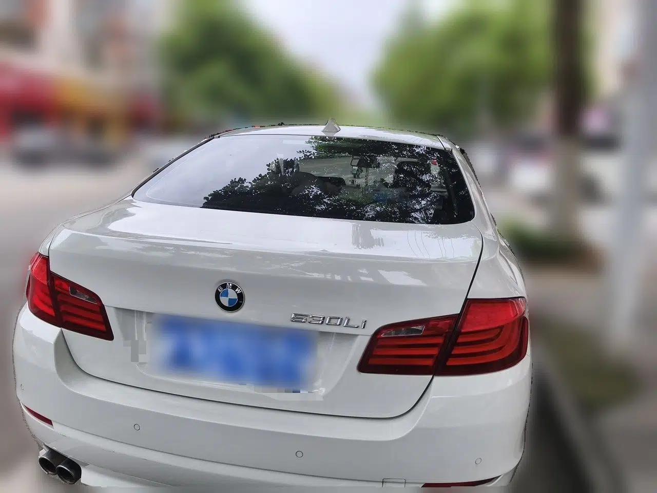BMW 5 Series 2011 523Li Leading Model — миниатюра 5