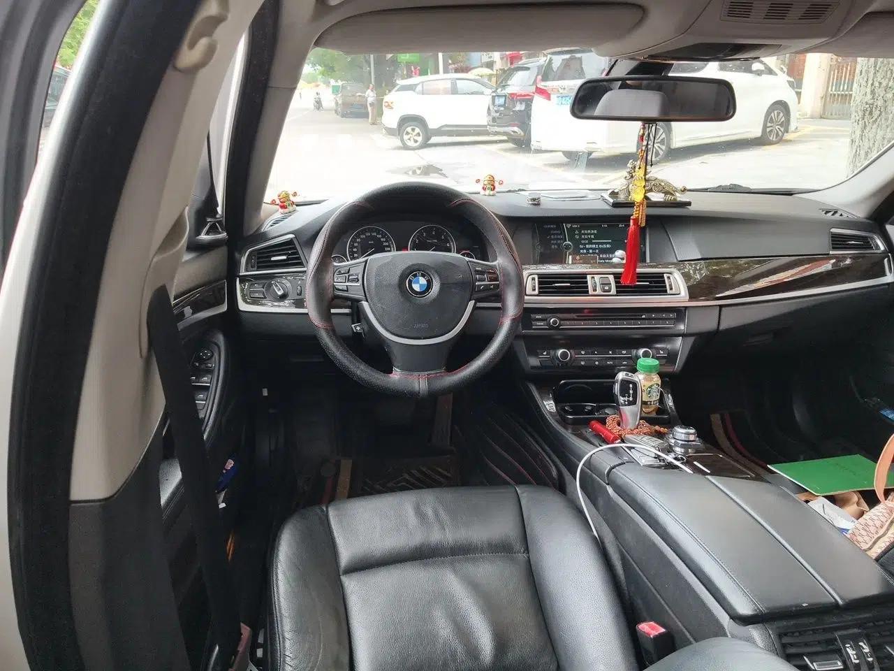 BMW 5 Series 2011 523Li Leading Model — миниатюра 10