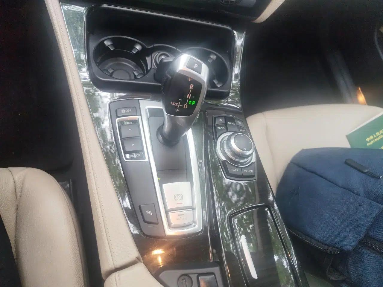 BMW 5 Series 2012 530Li Leading Model — миниатюра 14