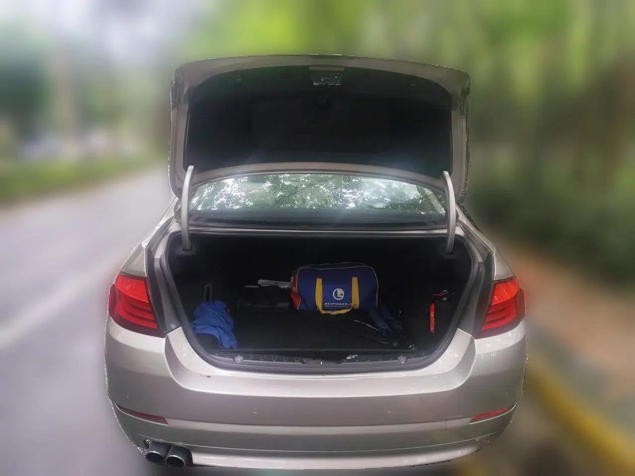 BMW 5 Series 2012 530Li Leading Model — миниатюра 19