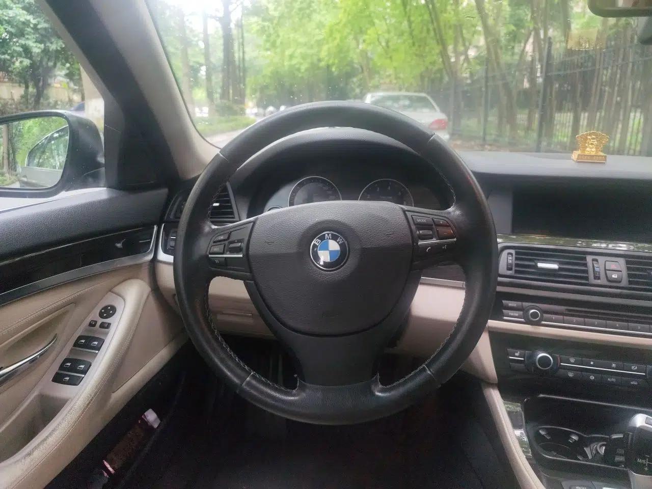 BMW 5 Series 2012 530Li Leading Model — миниатюра 10