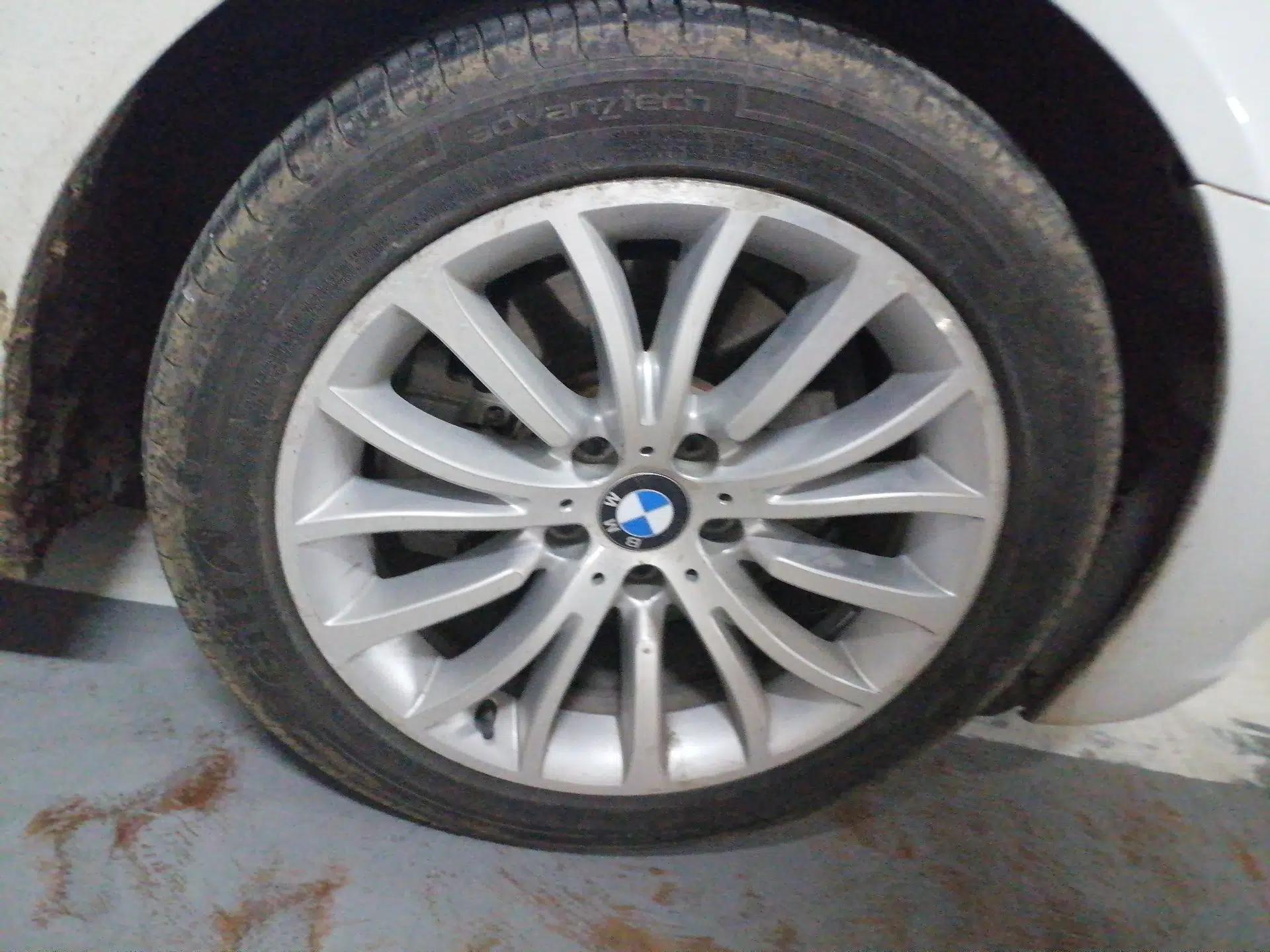 BMW 5 Series 2014 525Li Leading Model — миниатюра 8
