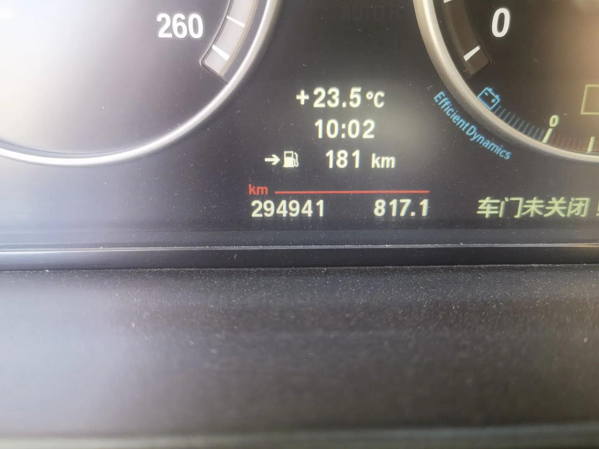 BMW 5 Series 2011 523Li Luxury Model — миниатюра 12
