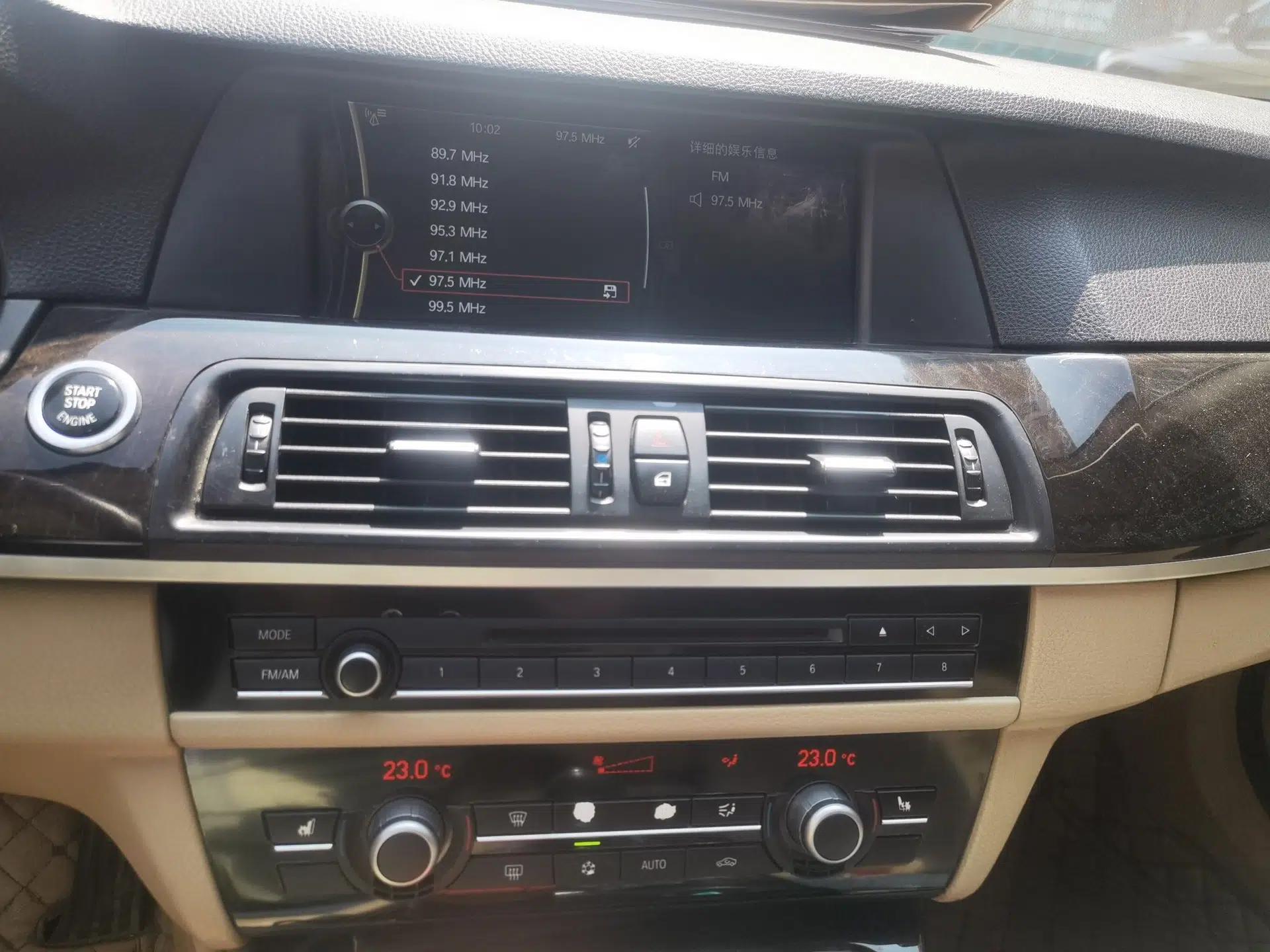 BMW 5 Series 2011 523Li Luxury Model — миниатюра 13