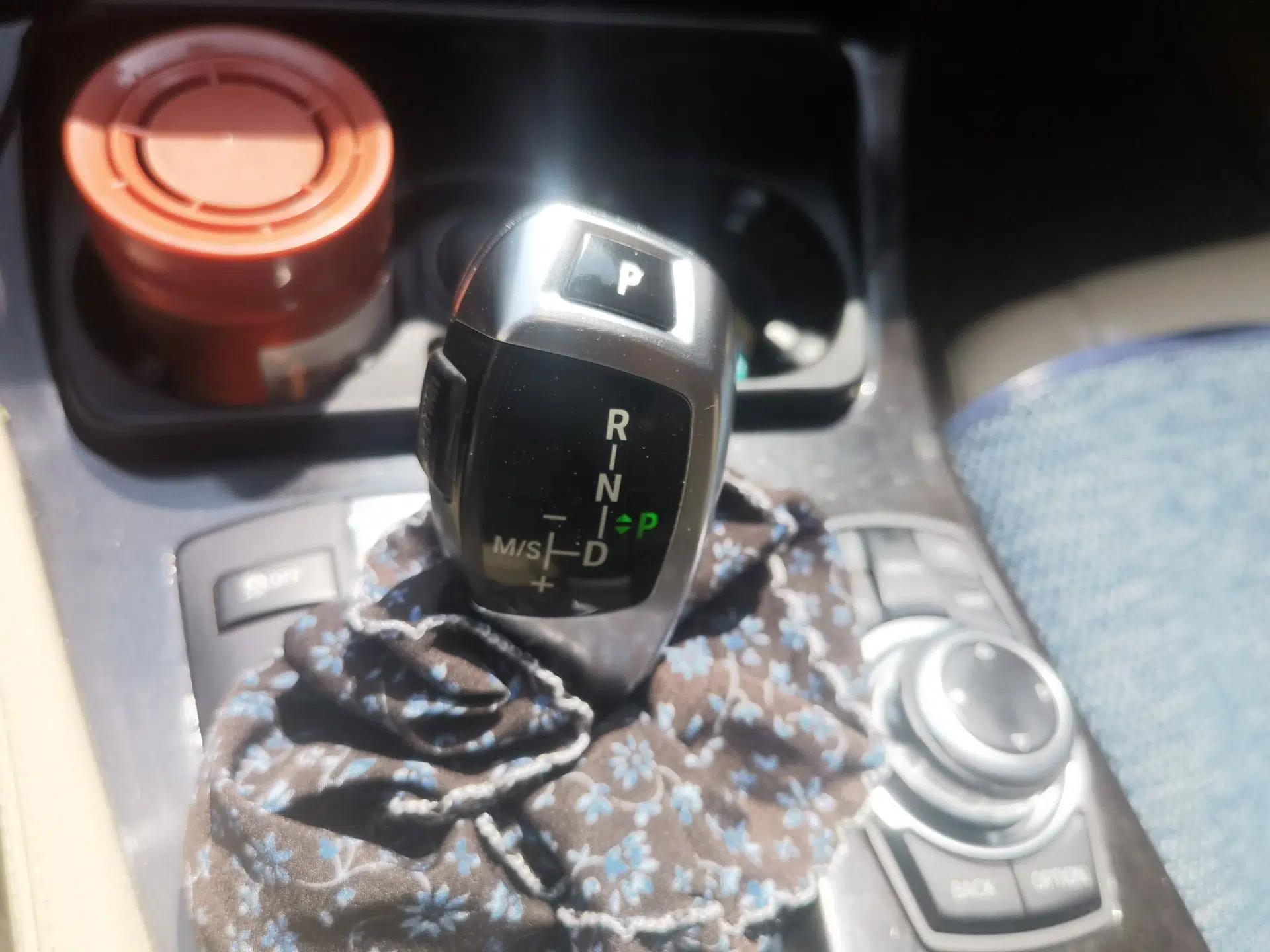 BMW 5 Series 2011 523Li Luxury Model — миниатюра 14