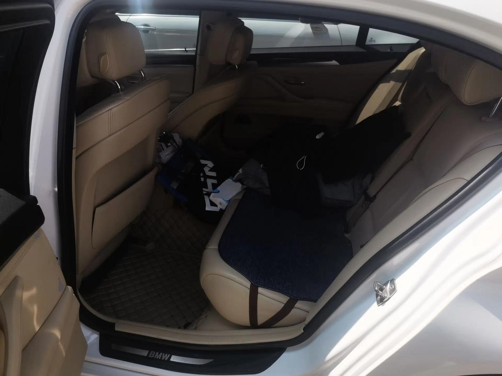 BMW 5 Series 2011 523Li Luxury Model — миниатюра 17