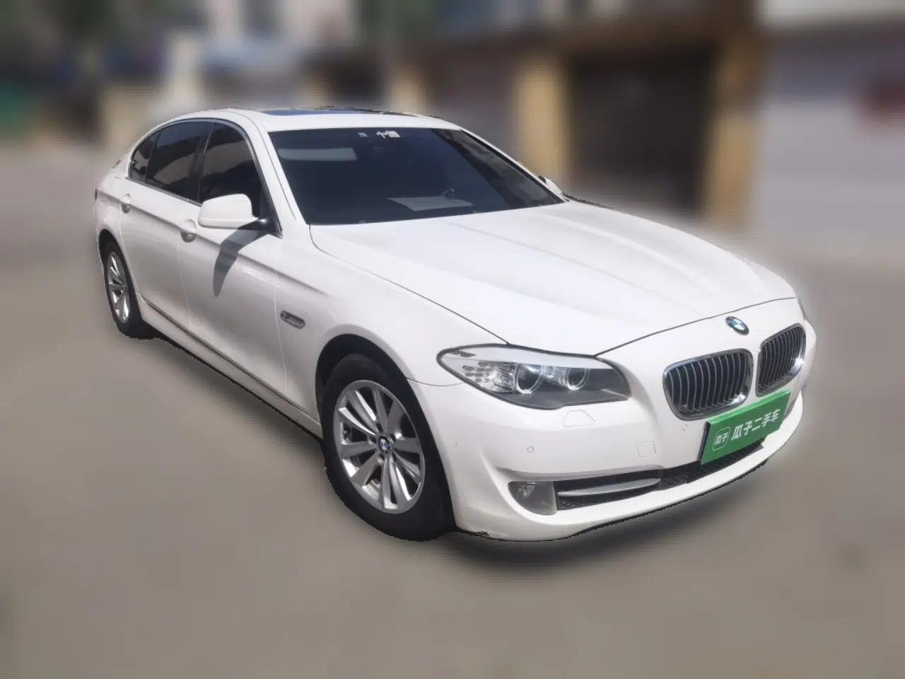 BMW 5 Series 2011 523Li Luxury Model — миниатюра 3
