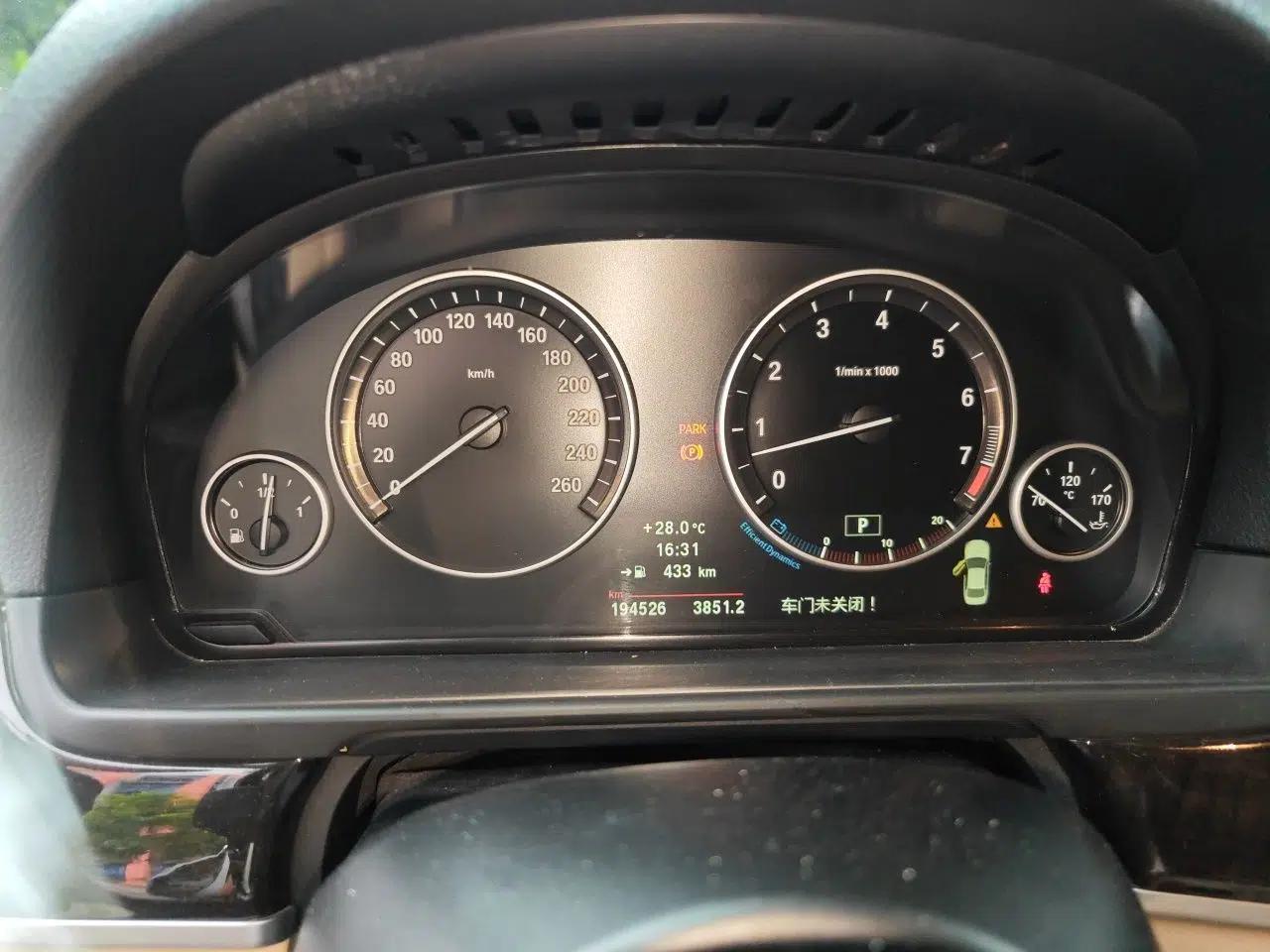 BMW 5 Series 2012 523Li Leading Model — миниатюра 11