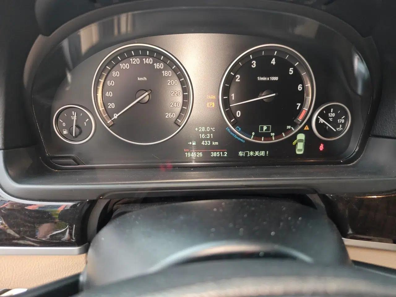 BMW 5 Series 2012 523Li Leading Model — миниатюра 12