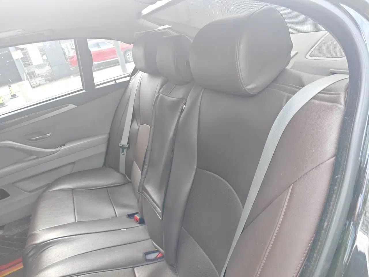 BMW 5 Series 2011 528Li Luxury Model — миниатюра 17