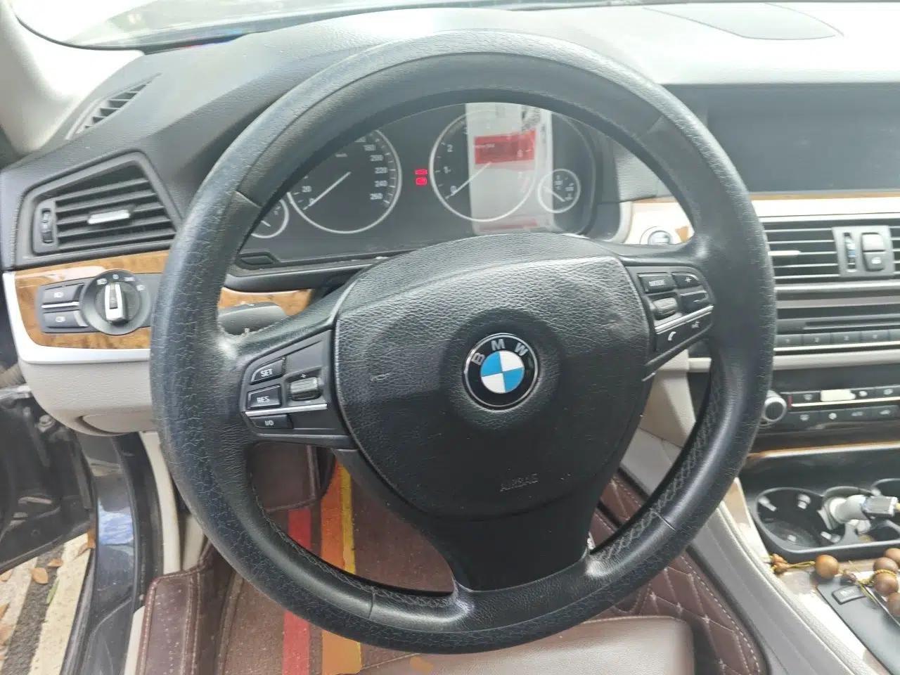 BMW 5 Series 2011 528Li Luxury Model — миниатюра 10