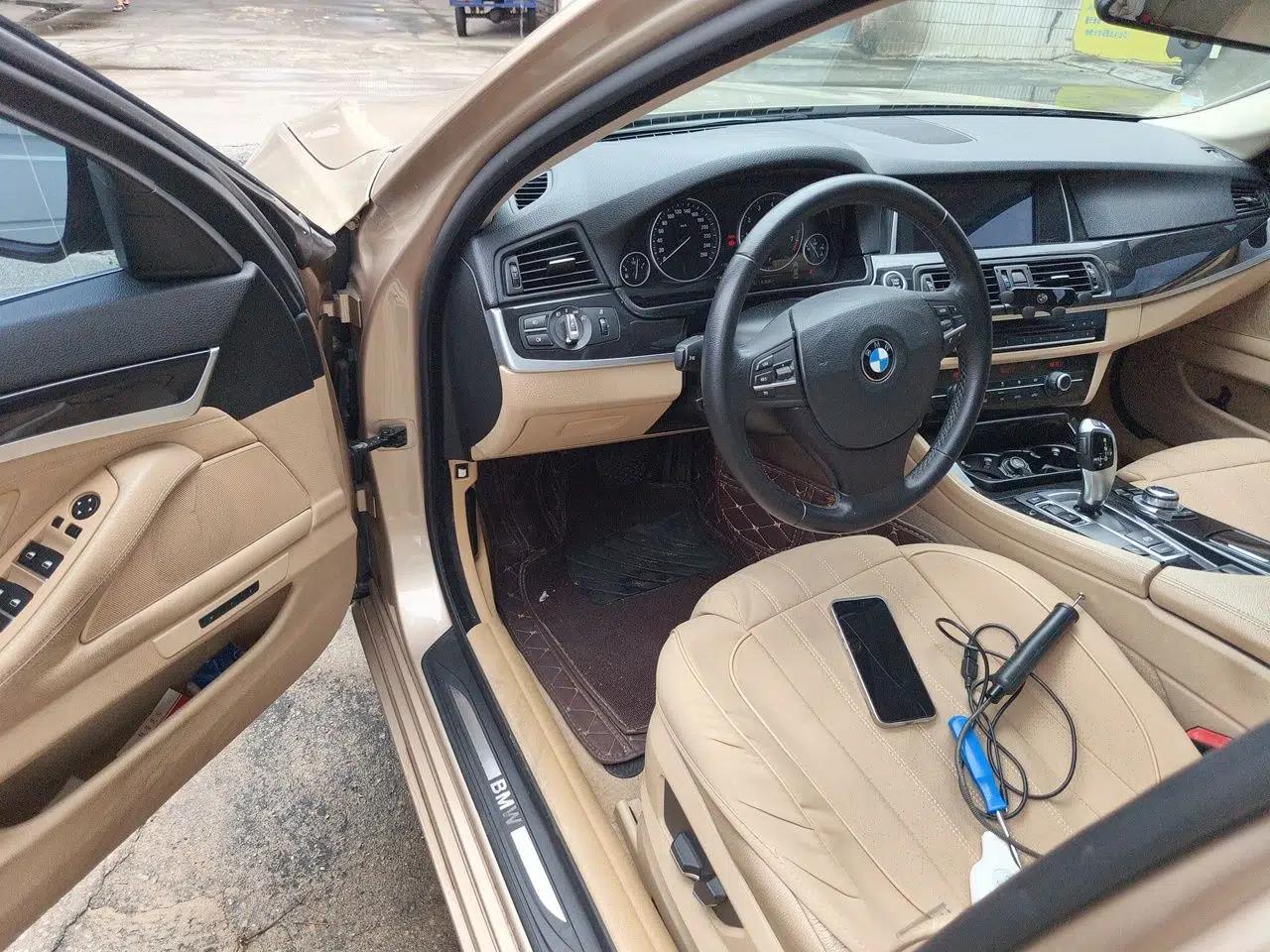 BMW 5 Series 2013 520Li Elegant Edition — миниатюра 16