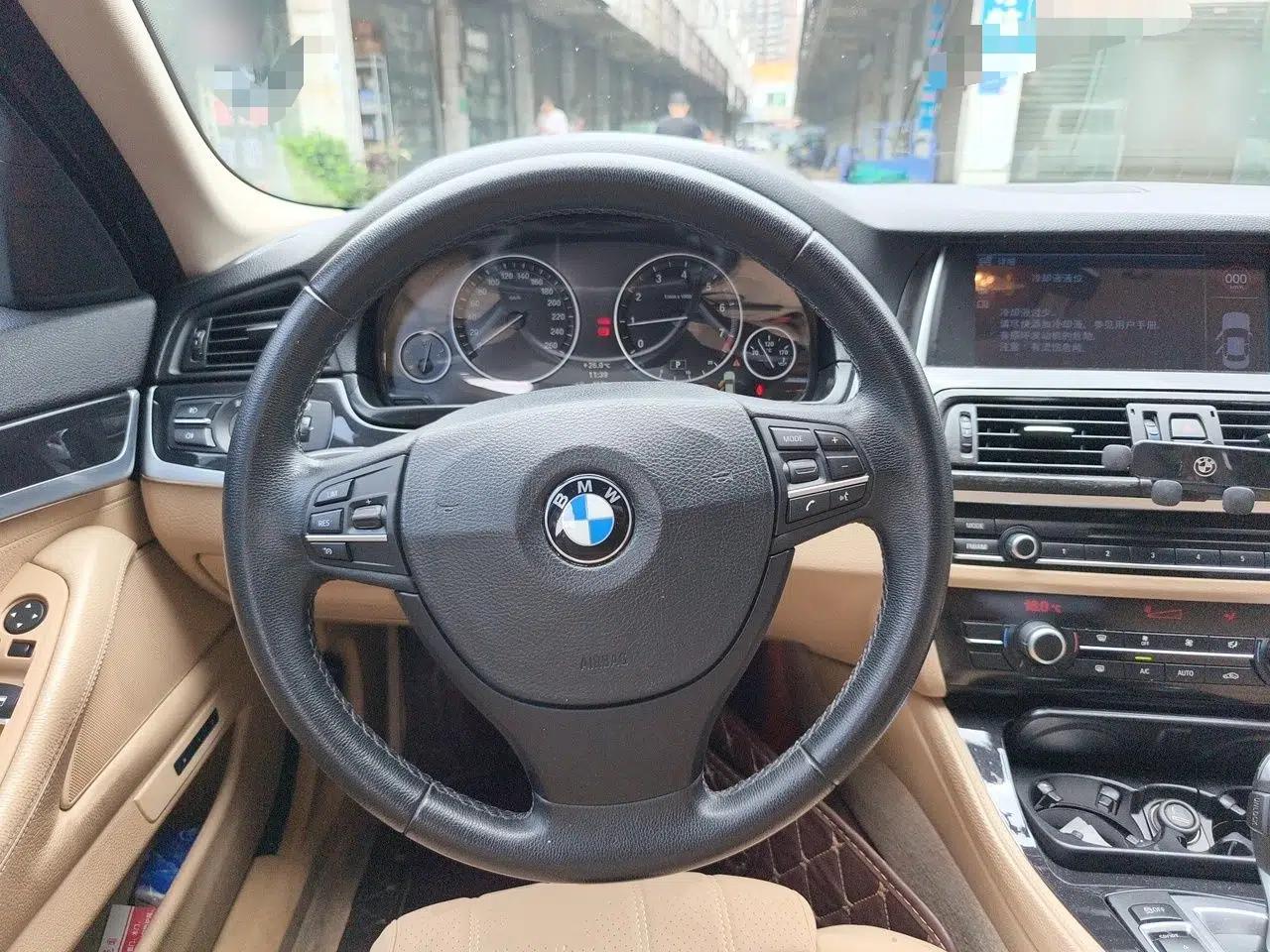 BMW 5 Series 2013 520Li Elegant Edition — миниатюра 10