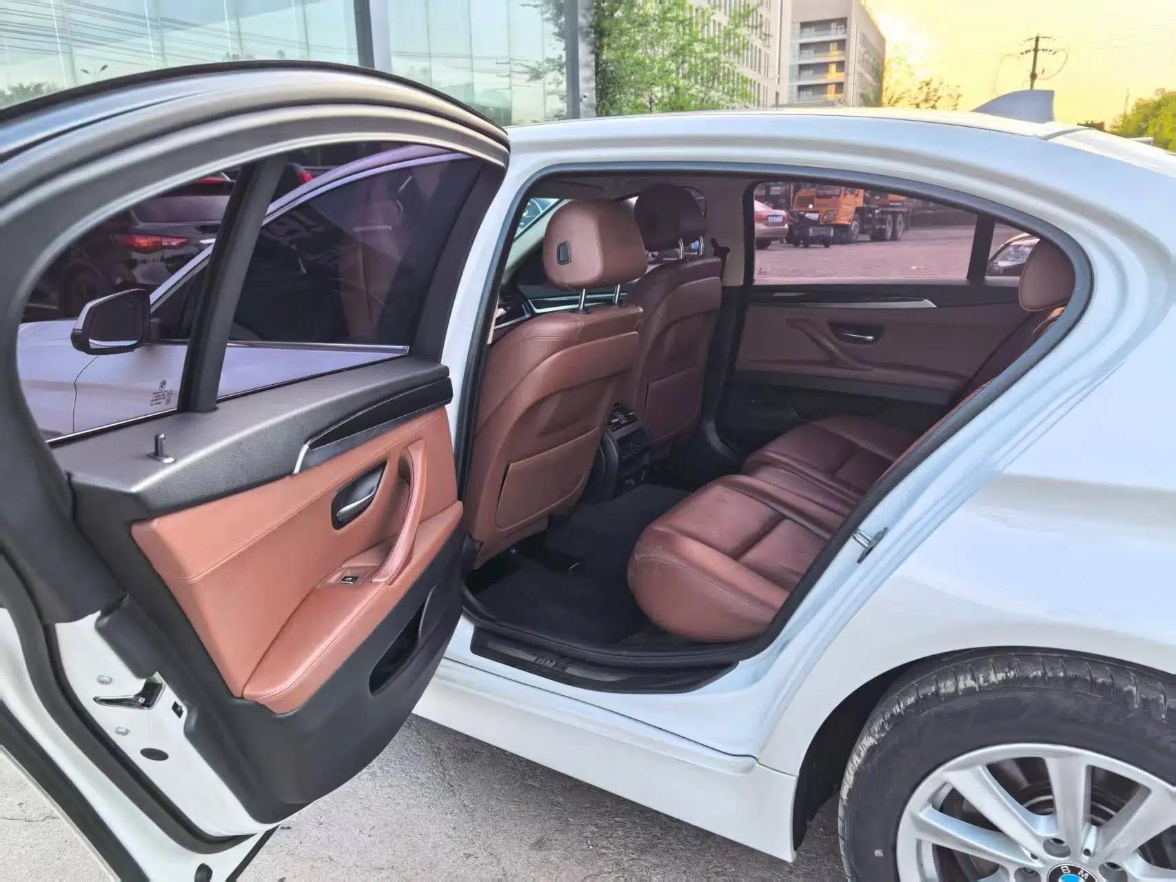 BMW 5 Series 2017 520Li Elegant Edition — миниатюра 8