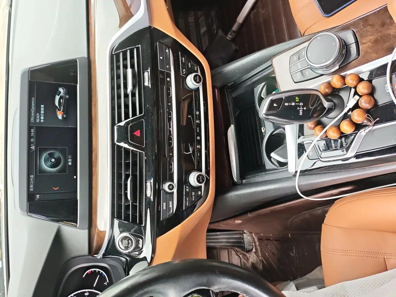 BMW 5 Series 2018 528Li Launch Special Edition — миниатюра 13