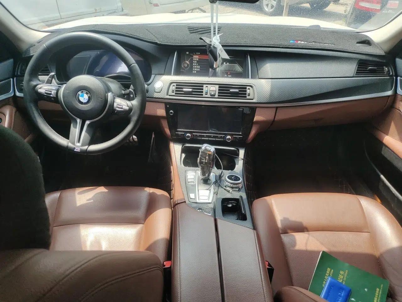 BMW 5 Series 2014 520Li Elegant Model — миниатюра 9
