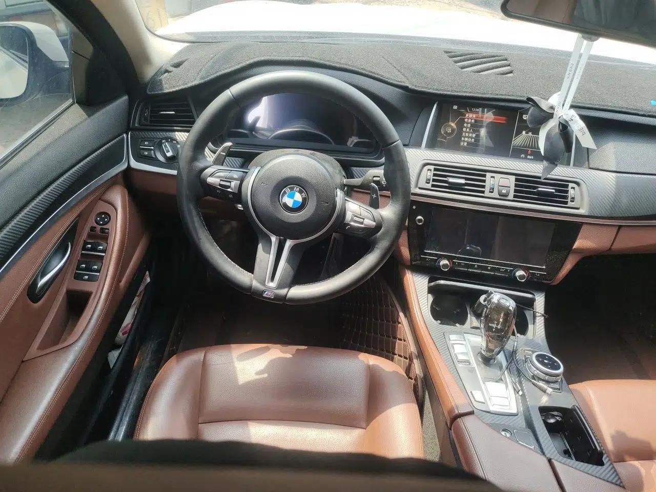 BMW 5 Series 2014 520Li Elegant Model — миниатюра 10