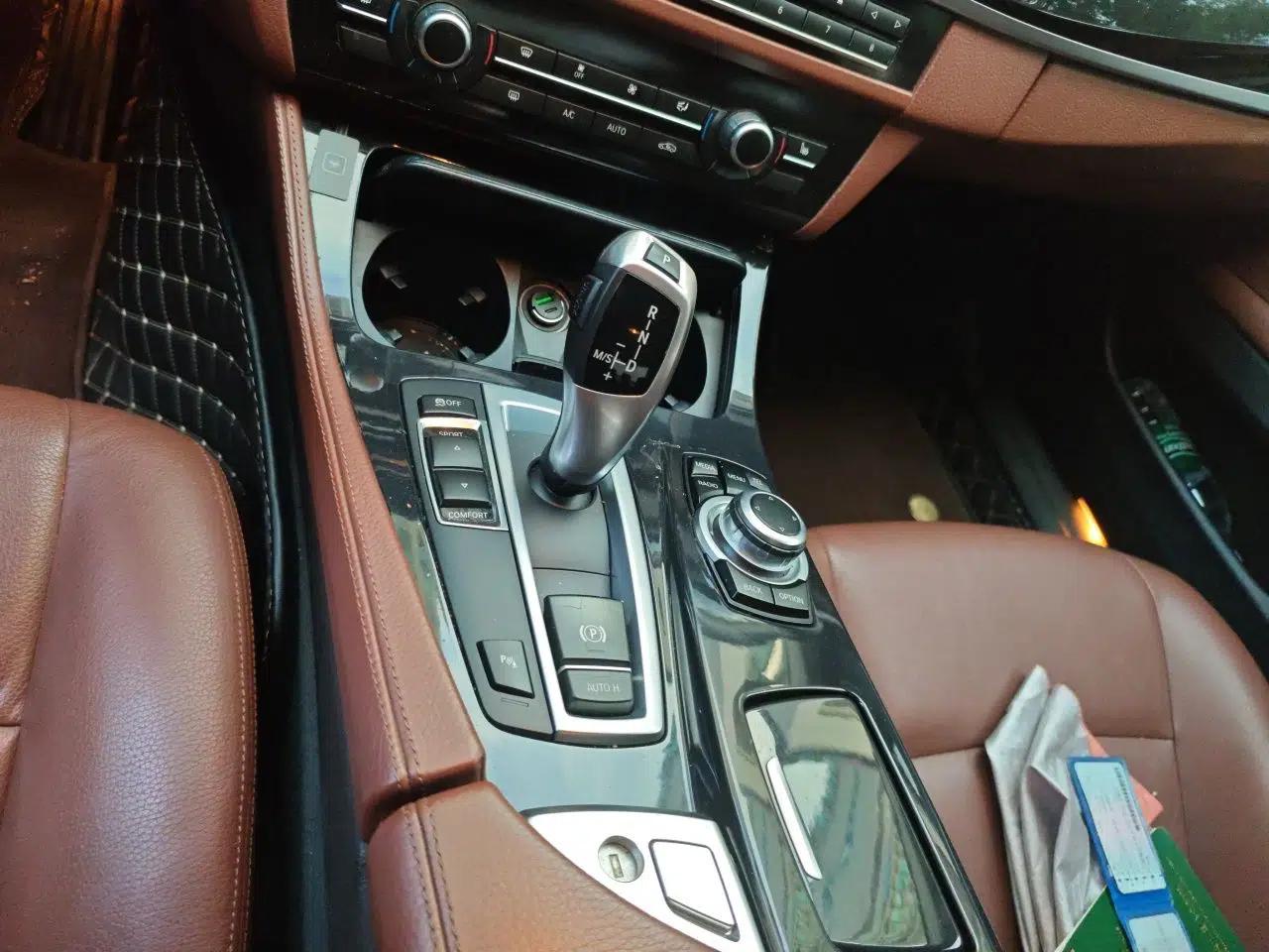 BMW 5 Series 2017 520Li Elegant Edition — миниатюра 14