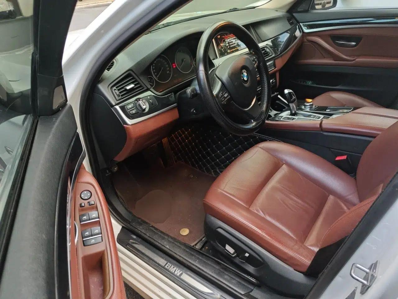 BMW 5 Series 2017 520Li Elegant Edition — миниатюра 16