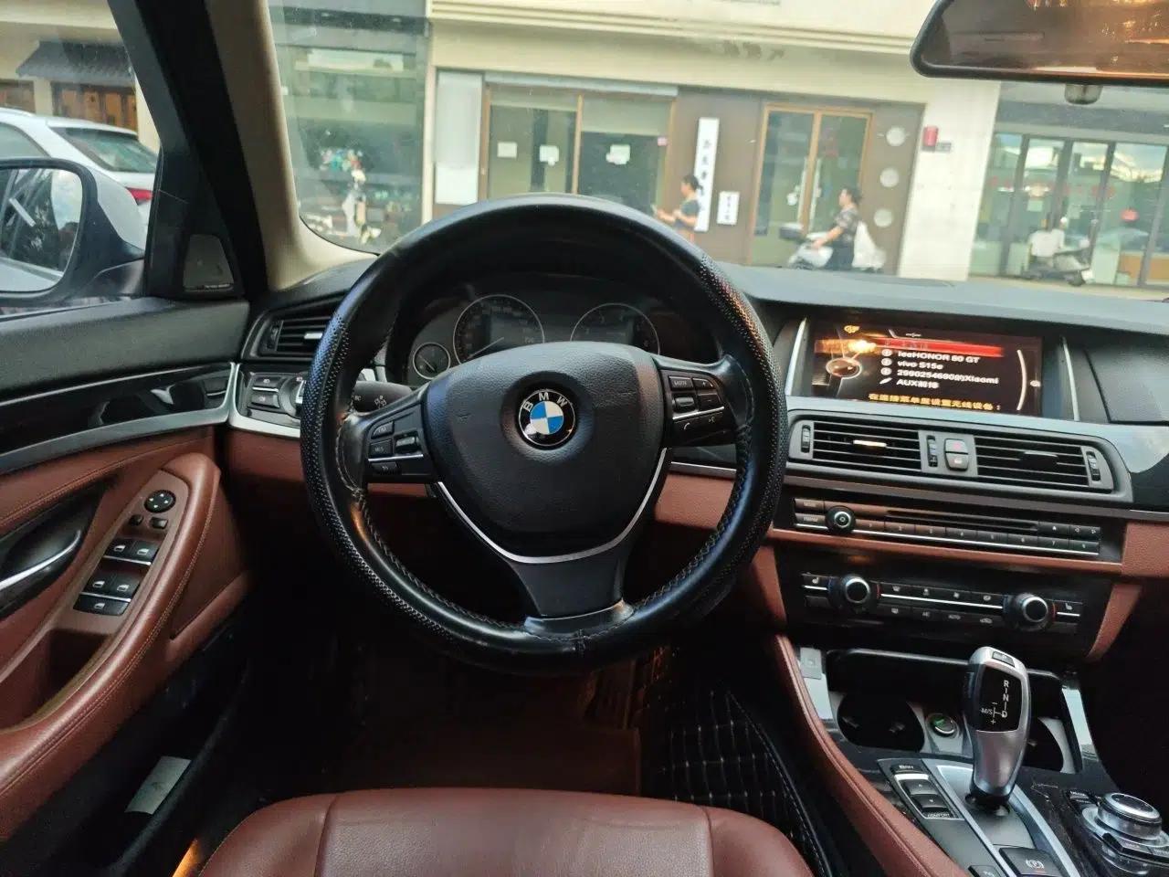 BMW 5 Series 2017 520Li Elegant Edition — миниатюра 10