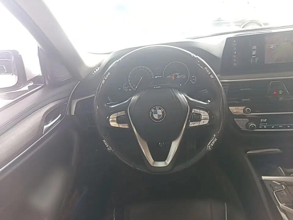 BMW 5 Series New Energy 2019 530Le Luxury Package — миниатюра 18