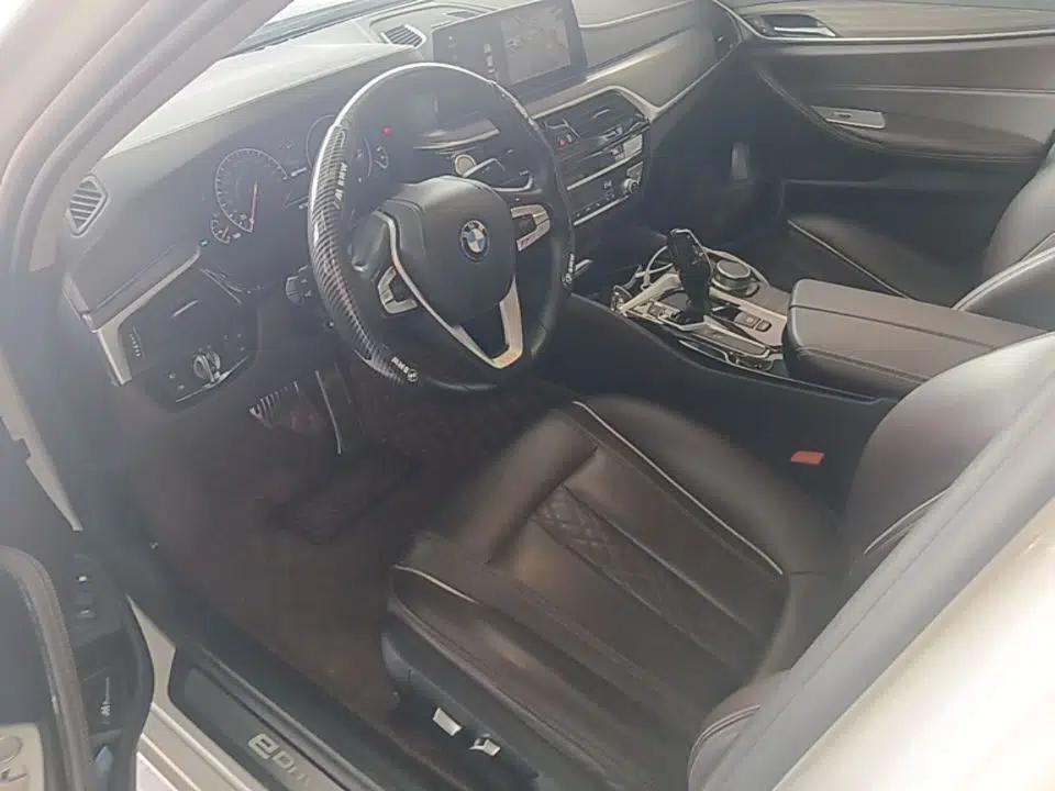 BMW 5 Series New Energy 2019 530Le Luxury Package — миниатюра 22