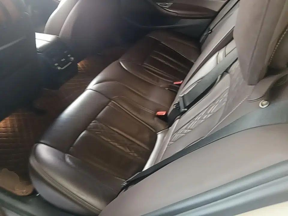 BMW 5 Series New Energy 2019 530Le Luxury Package — миниатюра 25