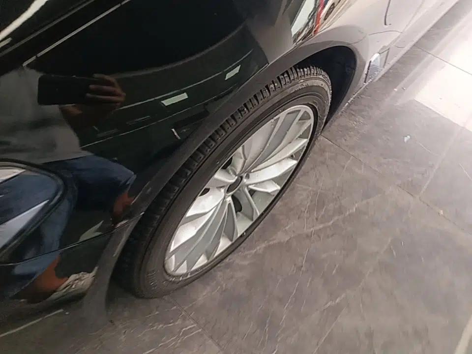 BMW 5 Series New Energy 2019 Updated Version 530Le Luxury Package — миниатюра 10