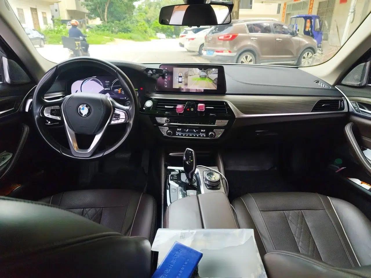 BMW 5 Series New Energy 2019 530Le Luxury Package — миниатюра 9