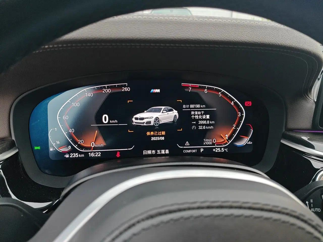 BMW 5 Series 2022 Restyled 525Li M Sport Package — миниатюра 11