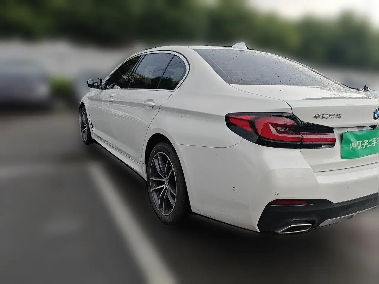 BMW 5 Series 2022 Restyled 525Li M Sport Package — миниатюра 4