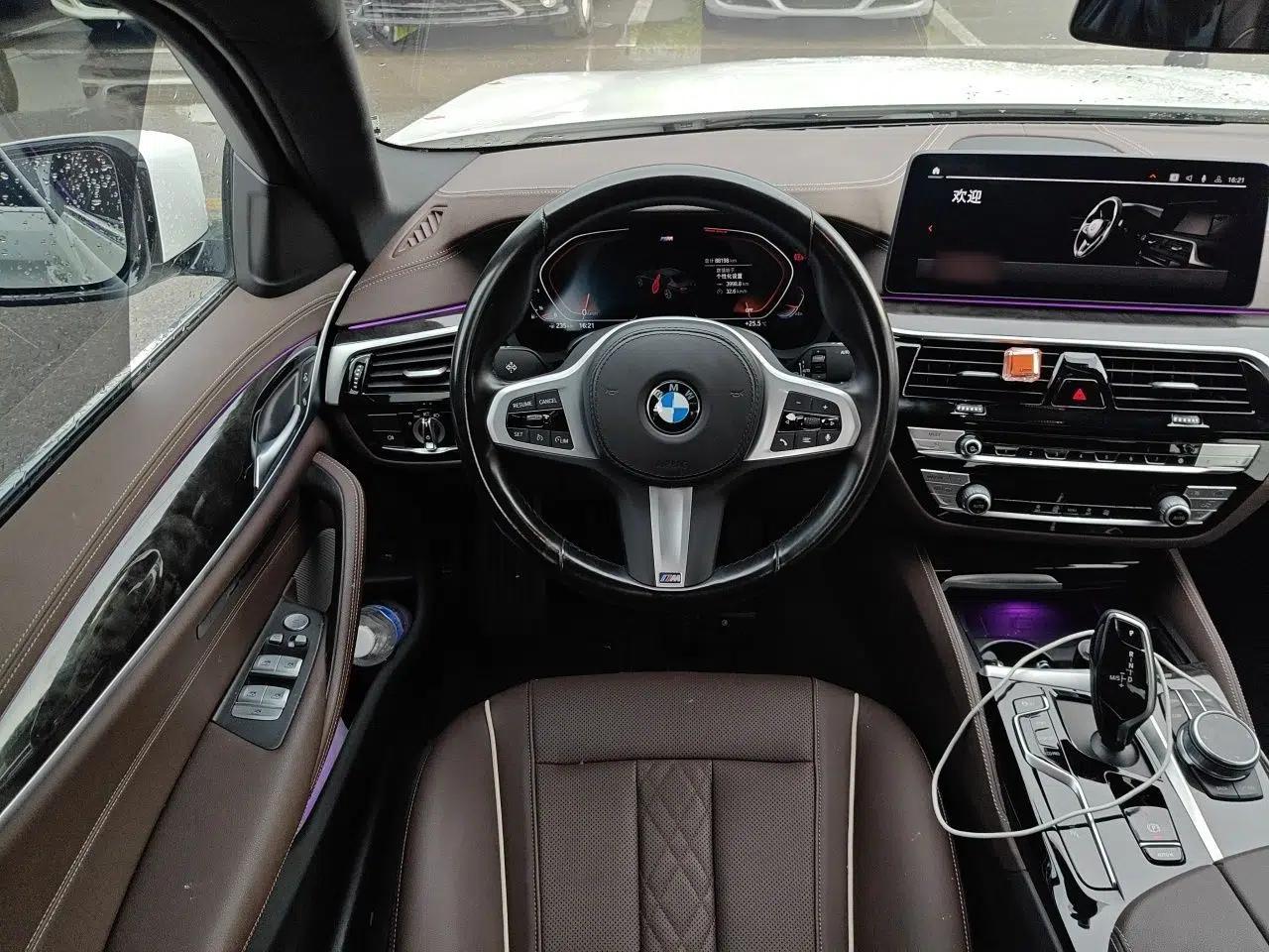 BMW 5 Series 2022 Restyled 525Li M Sport Package — миниатюра 10