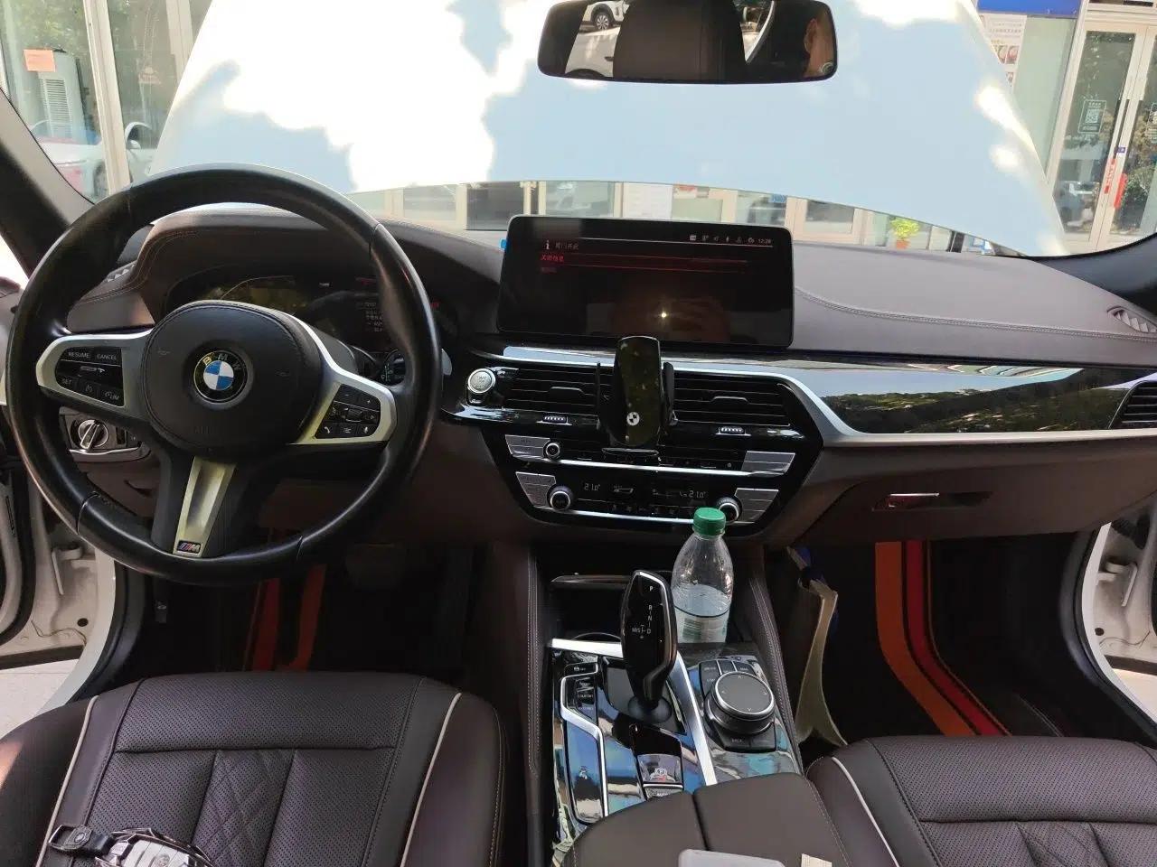 BMW 5 Series 2022 Restyled 525Li M Sport Package — миниатюра 9